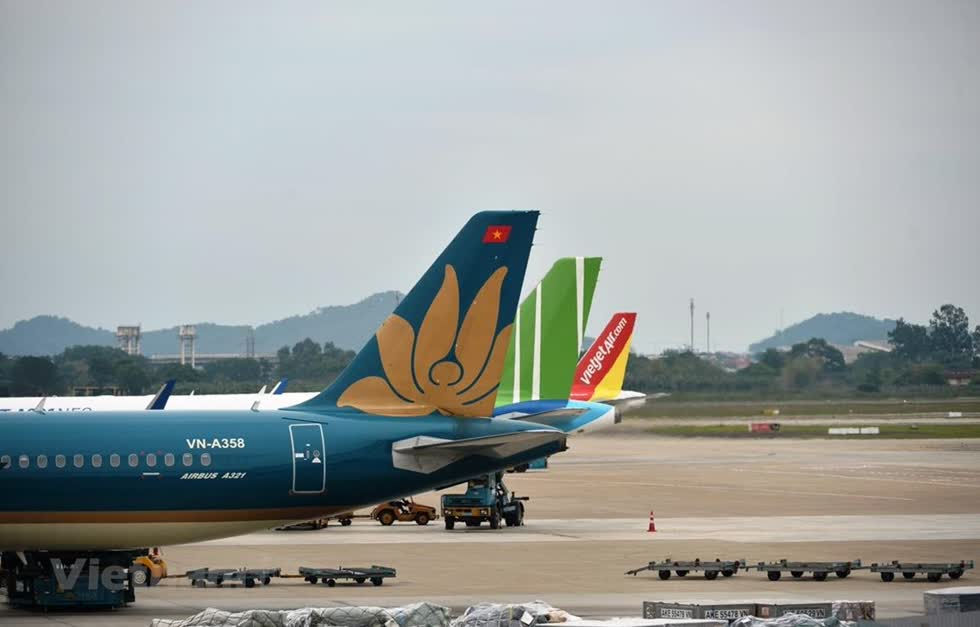 Các hãng hàng không Việt Nam chịu cảnh đắp chiếu, thua lỗ trong năm nay. Ảnh: Vietnam 
