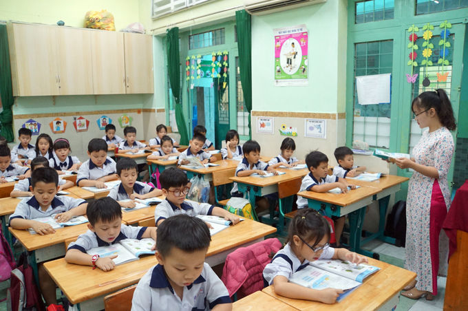 Học sinh trường Tiểu học Mê Linh (quận 3) trong giờ học Tiếng Việt. Ảnh: Mạnh Tùng.
