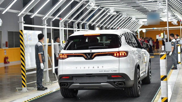 Xe trong nước sẽ không được ưu đãi phí trước bạ, nhưng có thể nhiều hãng xe sẽ đưa ra chính sách đột biến, lối đi riêng