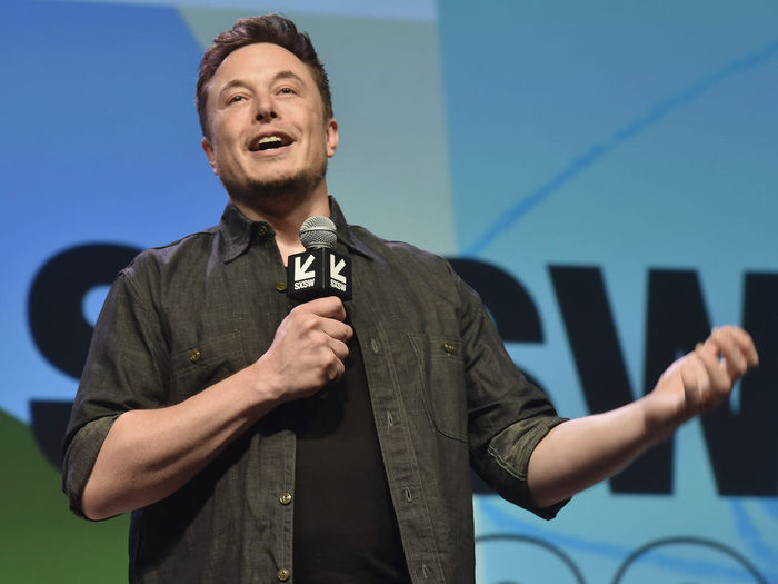 Elon Musk có những dòng đăng tải mâu thuẫn về Bitcoin - Ảnh: Getty Images