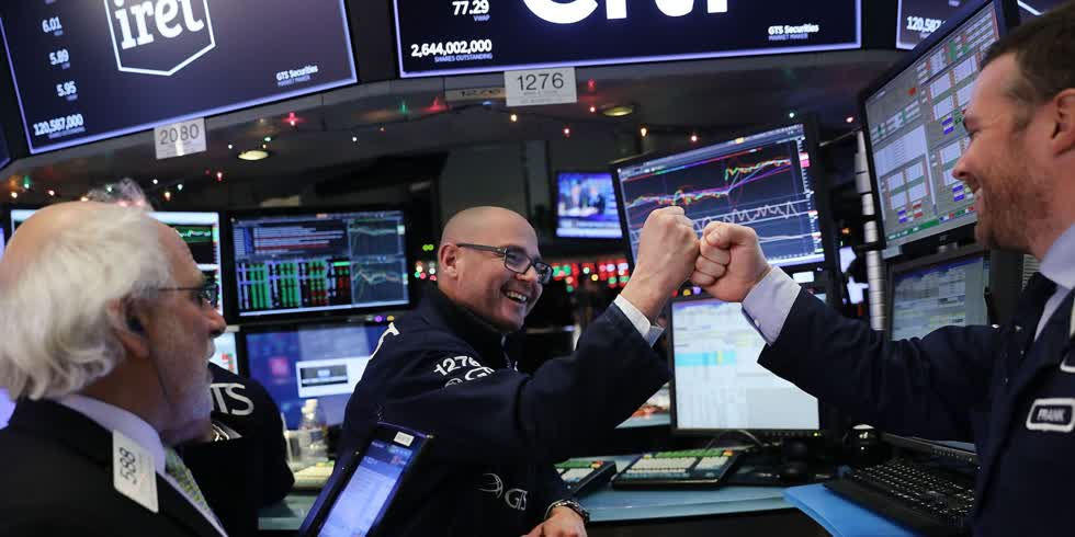 Dow tăng 400 điểm để đóng cửa ở mức kỷ lục trong bối cảnh các cuộc biểu tình leo thang ở Capitol. Ảnh minh họa