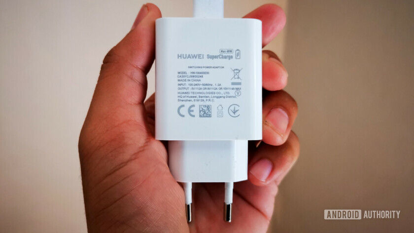 huawei-supercharge-power-adapter-840x472