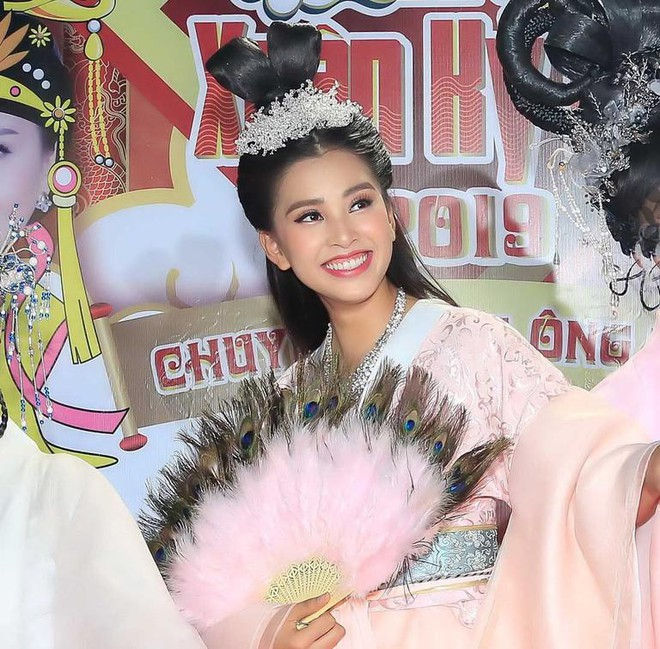 Hoa hậu Tiểu Vy bất ngờ rút khỏi chương trình “Táo xuân Tân Sửu” ảnh 1