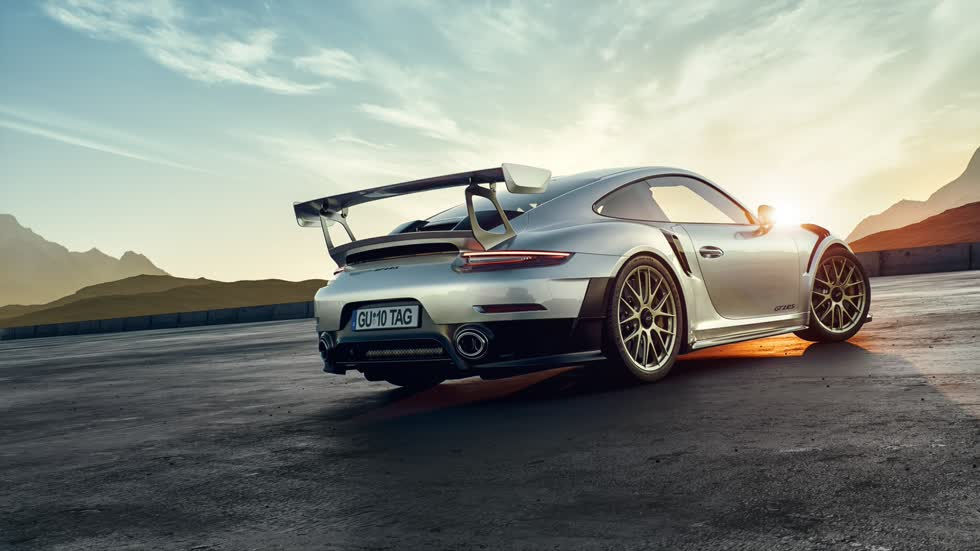 Porsche 911 GT2 RS 2018 1