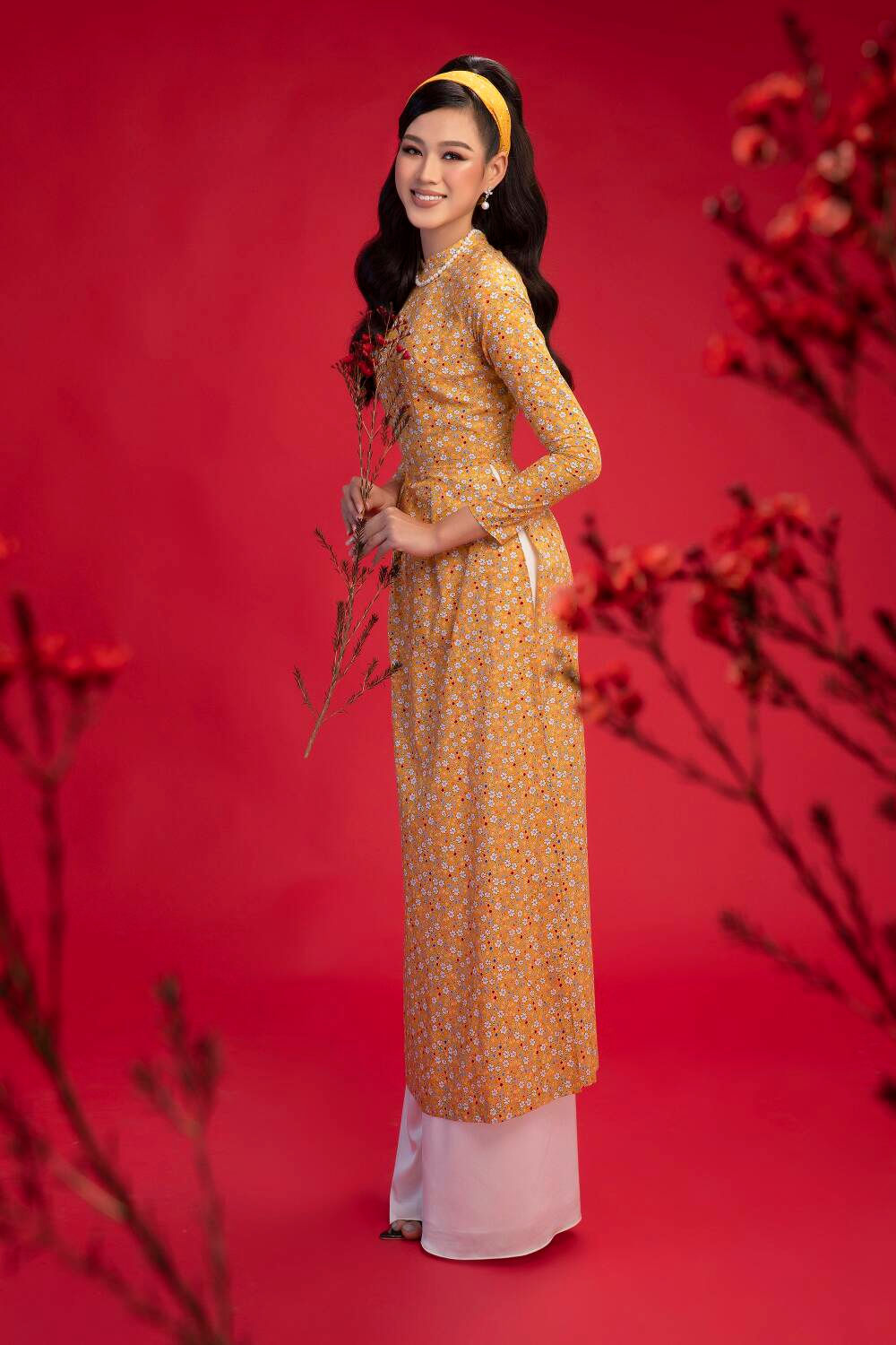 Top 3 Hoa hậu Việt Nam 2020 Đỗ Hà - Phương Anh - Ngọc Thảo chào xuân 'ngọt lịm' với áo dài cổ điển Ảnh 6