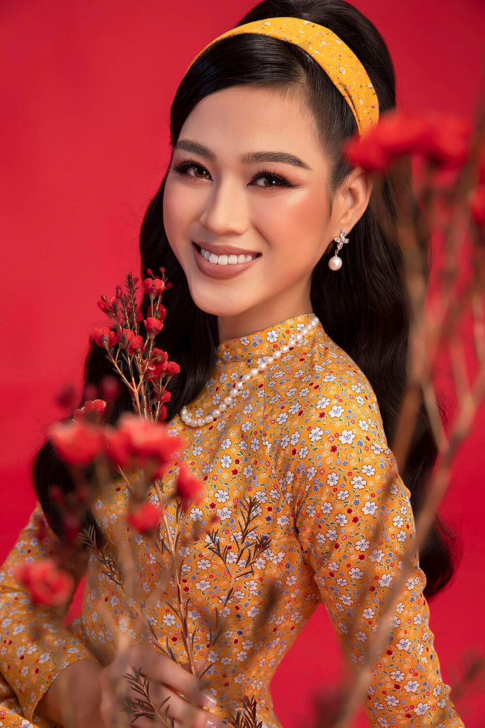 Top 3 Hoa hậu Việt Nam 2020 Đỗ Hà - Phương Anh - Ngọc Thảo chào xuân 'ngọt lịm' với áo dài cổ điển Ảnh 4