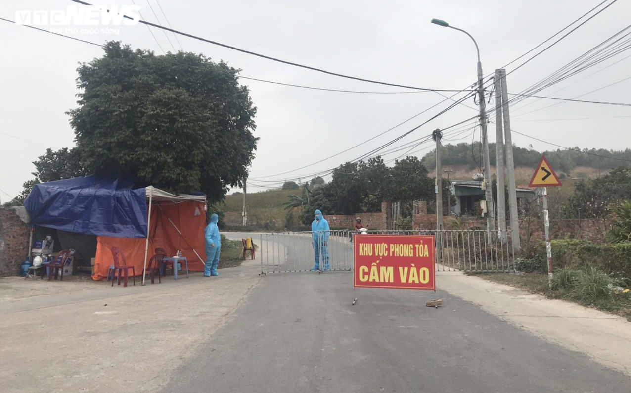 Phong tỏa thêm 11 xã, phường ở thị xã Đông Triều, Quảng Ninh - 1