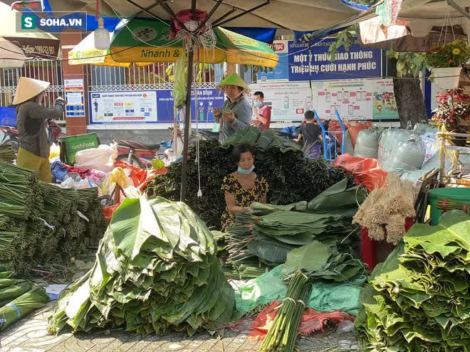Chợ lá dong đông đúc nhất Sài Gòn chỉ còn vài người bán - Ảnh 1.