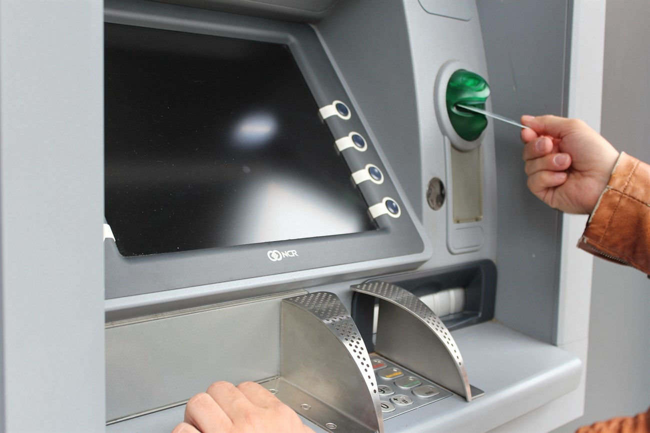 Hướng dẫn 6 bước kiểm tra số tài khoản ngân hàng tại cây ATM