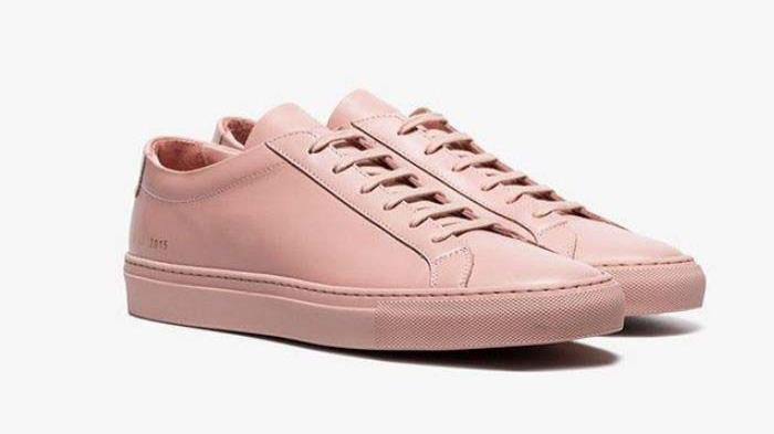 www-elleman-vn_giay-the-thao-hong-common-projects-achilles-low-blush_pink-elle-man-1-.jpg