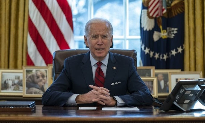 Tổng thống Mỹ Joe Biden tại Phòng Bầu dục, Nhà Trắng, ngày 28/1. Ảnh: AP.
