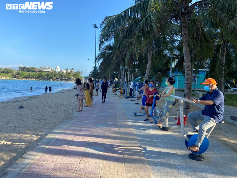 Ảnh: Khánh Hòa quyết di dời resort chắn biển, trả lại bãi biển cho người dân - 10