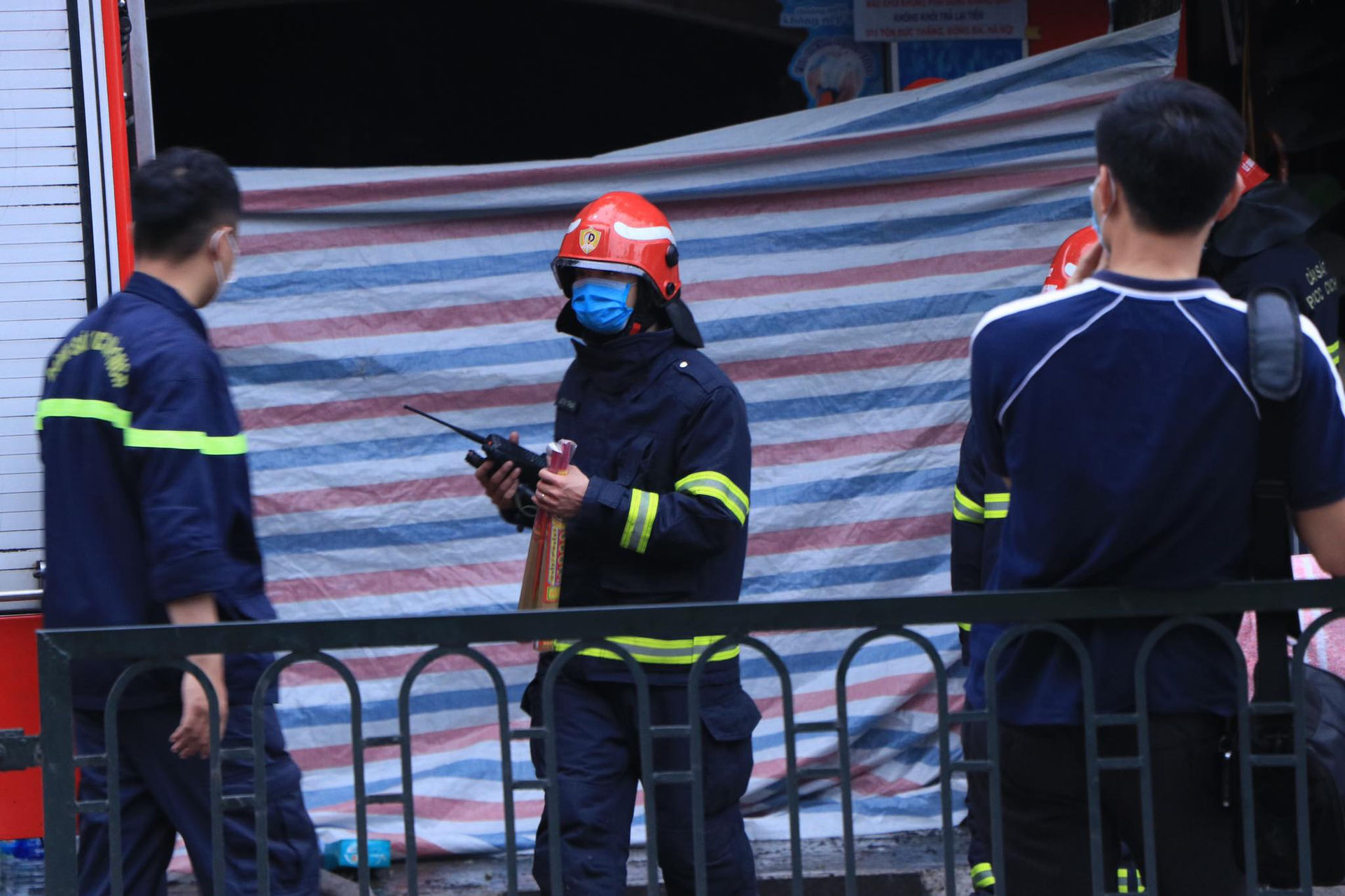Hà Nội: Cháy lớn ở cửa hàng đồ sơ sinh, 4 người trong gia đình tử vong - 8