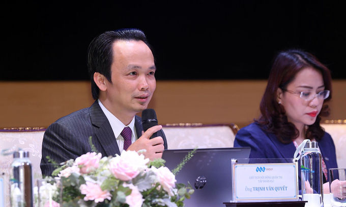 Ông Trịnh Văn Quyết chia sẻ thông tin về Bamboo Airways tại phiên đại hội cổ đông FLC hôm 12/4. Ảnh: FLC