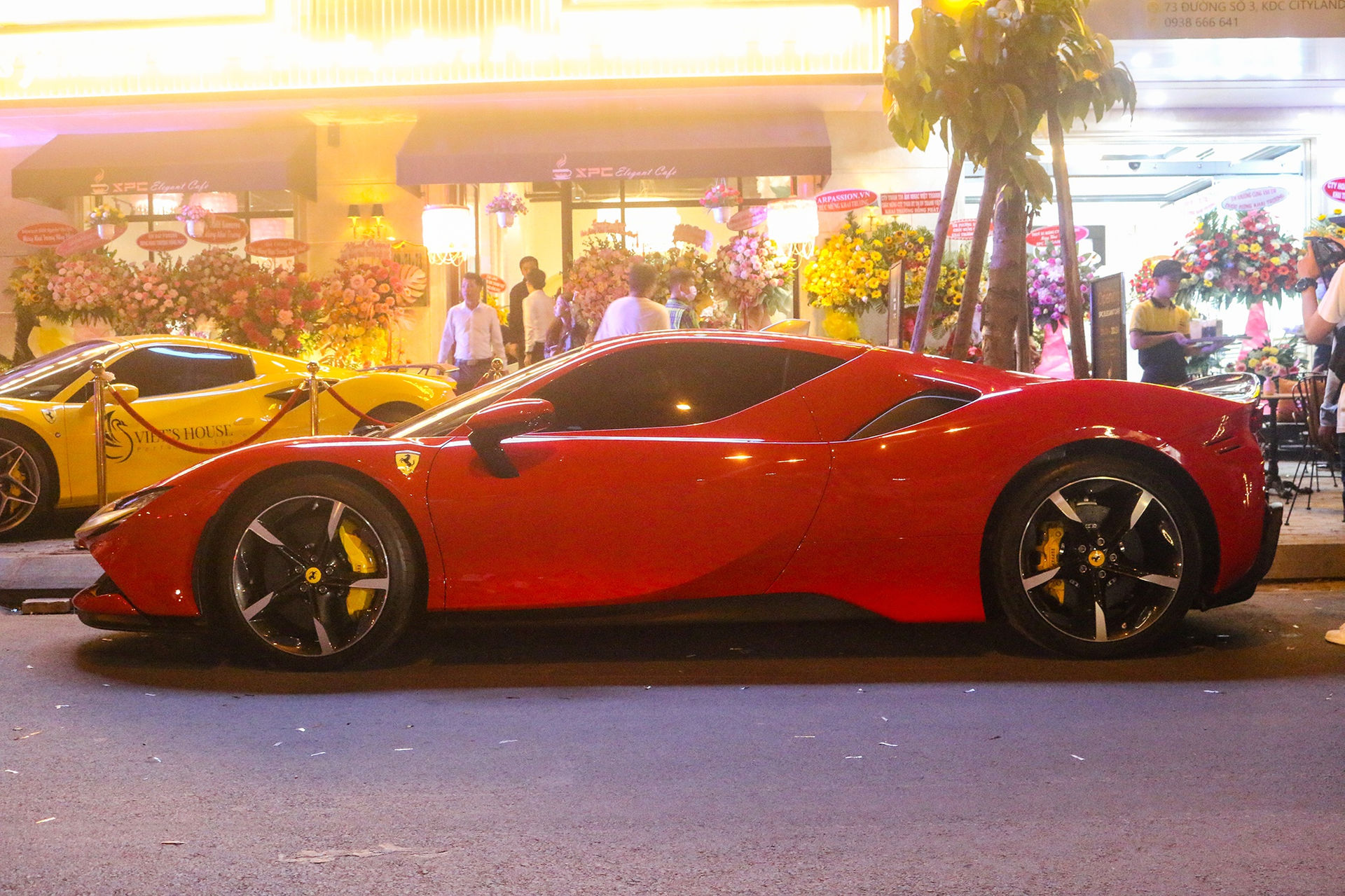Can canh Ferrari SF90 Stradale anh 3
