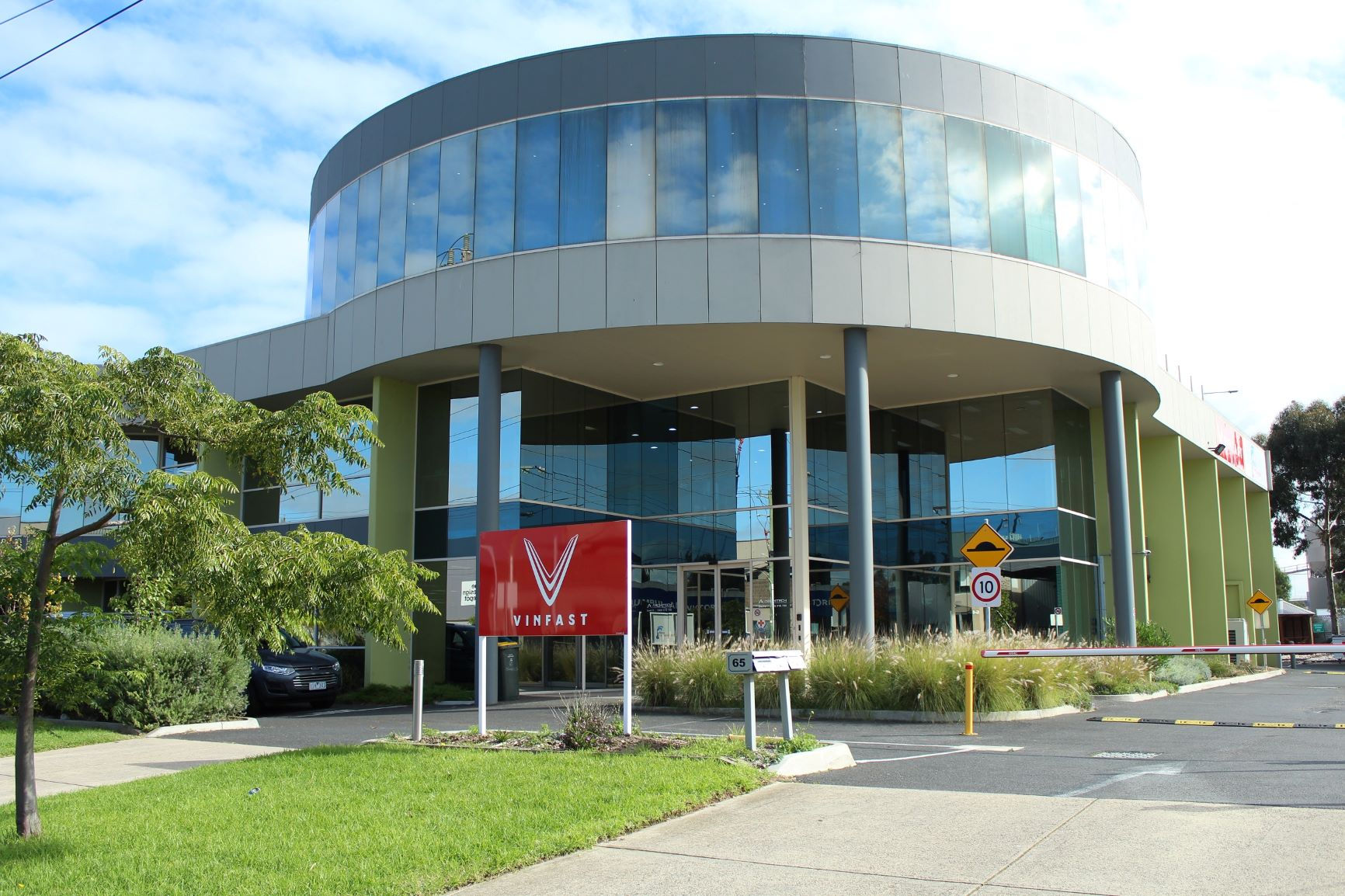 VinFast sắp đóng cửa một phần trung tâm nghiên cứu tại Úc, dồn toàn lực về Việt Nam - Ảnh 1.