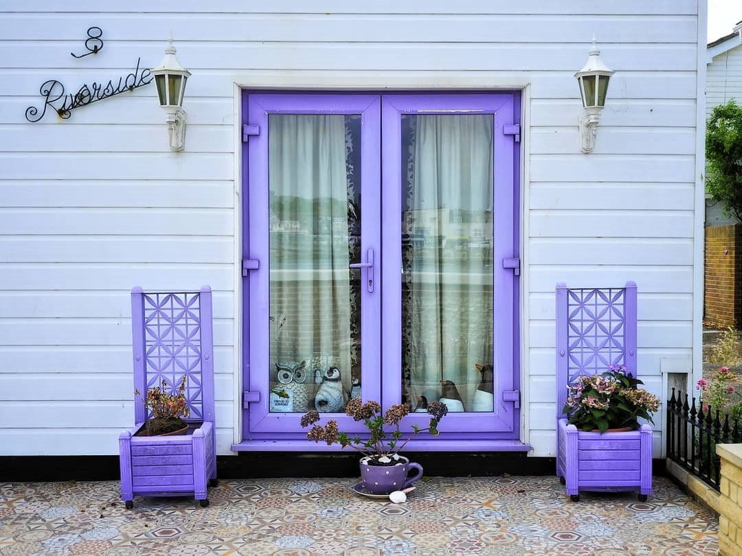 purple-window-with-purple-planters-82514.jpg