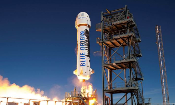 Tỉ phú Jeff Bezos đích thân bay vào không gian trên rocket do ông chế tạo
