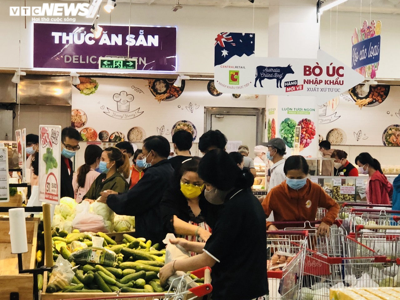 Người Sài Gòn lại đổ xô đi siêu thị, xếp hàng chờ thanh toán cả tiếng đồng hồ - 4