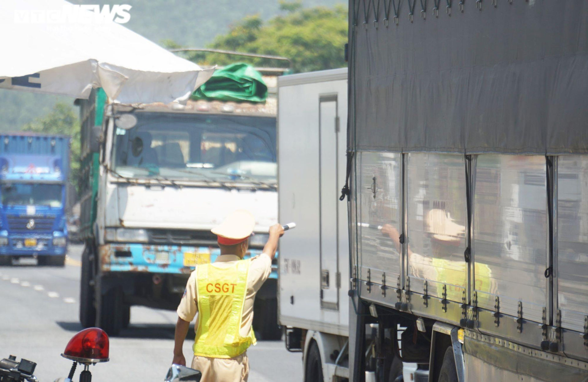 Tráo tài xế để đưa xe hàng từ TP.HCM qua chốt kiểm soát vào Đà Nẵng - 1