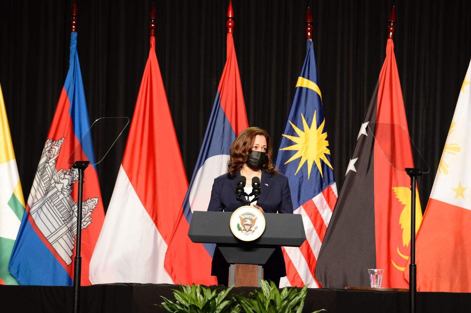 Phó Tổng thống Mỹ phát biểu tại lễ khai trương - Ảnh: Đại sứ quán Mỹ tại Việt Nam