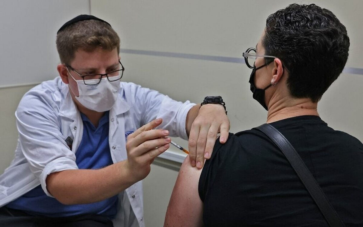 tiem-vaccine-israel.jpg