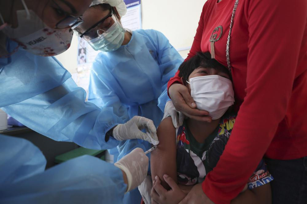 Campuchia bat dau tiem vaccine Covid-19 cho tre em anh 1