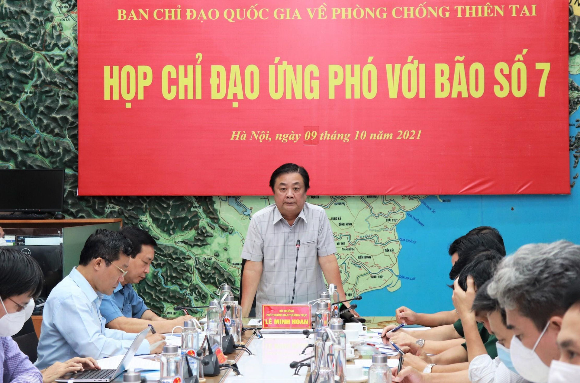 Việt Nam đối mặt tổ hợp thiên tai nguy hiểm trong 10 ngày tới - 1
