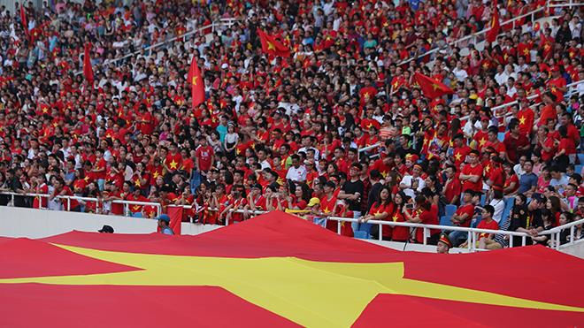 Khán giả được vào xem tuyển Việt Nam đấu Nhật Bản, Ả Rập Xê Út: VFF thu bạc tỷ - 1