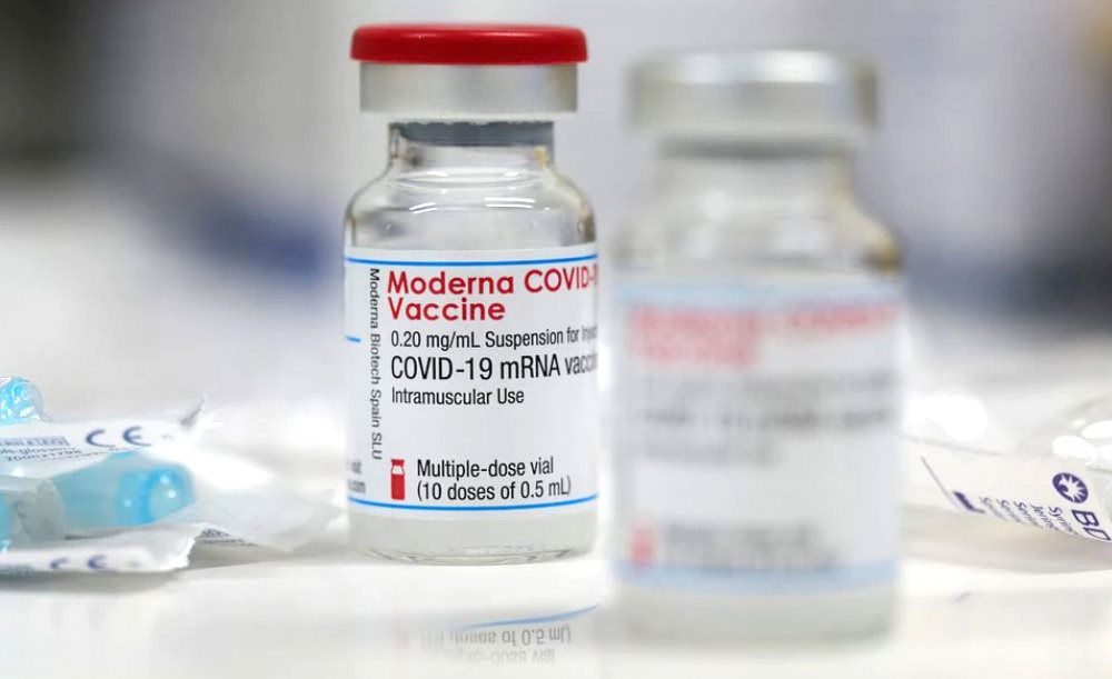 vaccine-moderna.jpg