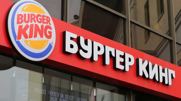 107032725-1647605714619-gettyimages-166059871-russia_fast_food.jpeg