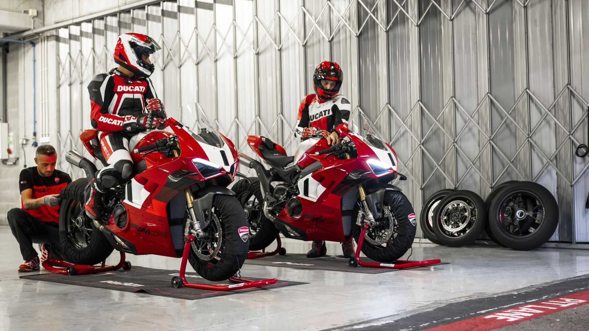 Ducati ra mắt siêu phẩm Panigale V4 R 2023 bản nâng cấp hoàn toàn mới - Ảnh 5.