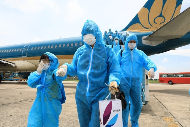 Bộ Công an yêu cầu Quảng Nam, Thanh Hóa cung cấp hồ sơ chuyến bay giải cứu - Ảnh 1.