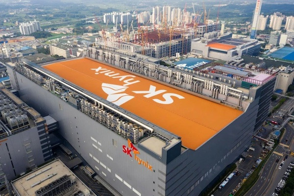 SK Hynix cân nhắc bán nhà máy tại Trung Quốc - Ảnh 2.