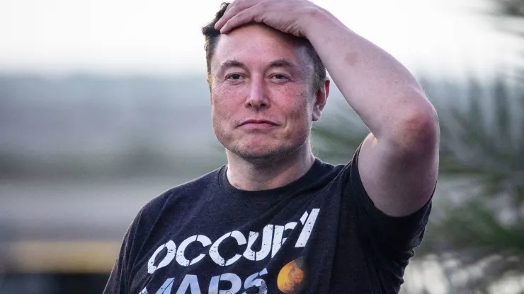 Elon Musk đã tiếp quản Twitter, sai thải CEO và hủy niêm yết trên sàn chứng khoán?   - Ảnh 1.