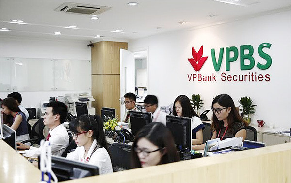 Chứng khoán VPBank sắp tăng vốn điều lệ lớn nhất thị trường - Ảnh 1.