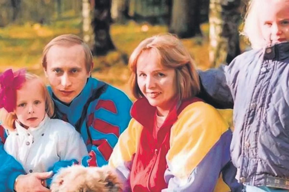 7 cột mốc cuộc đời đã định hình tư tưởng của Tổng thống Putin - Ảnh 3.