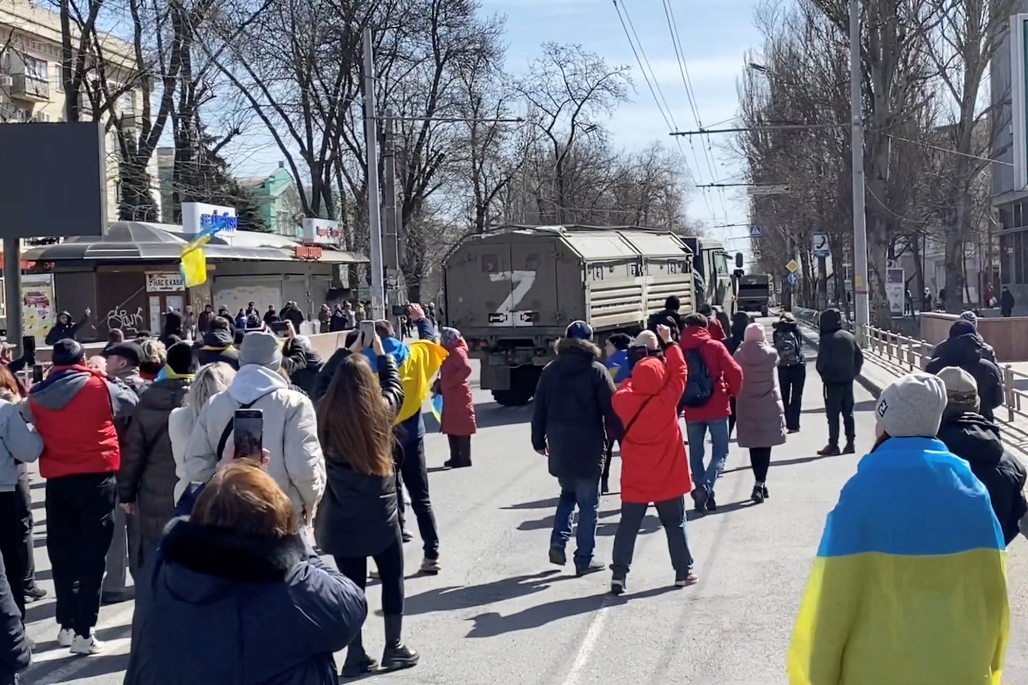Hình ảnh quân đội Nga chiếm đóng thành phố Kherson của Ukraina - Ảnh 2.