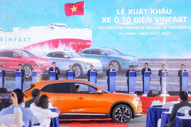 999 chiếc ô tô điện thương hiệu Việt Nam lần đầu xuất khẩu sang Mỹ - Ảnh 1.