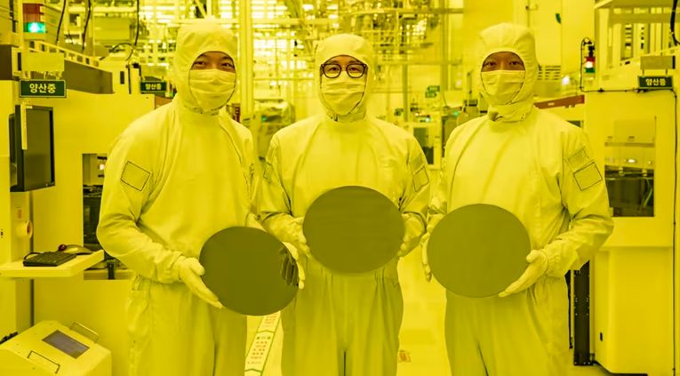 Cuộc đua sản xuất chip: Intel dự định đối đầu với TSMC và Samsung như thế nào? - Ảnh 3.