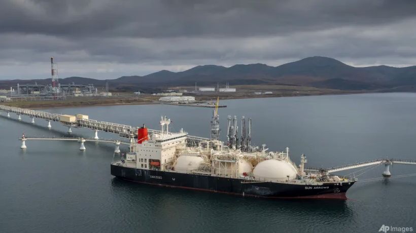 Nhật Bản giữ cổ phần trong dự án dầu khí Sakhalin-1 - Ảnh 1.