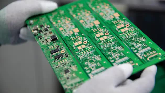 Ấn Độ và Việt Nam có thể hưởng lợi khi các nhà sản xuất chip rời khỏi Trung Quốc - Ảnh 2.