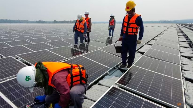 Mỹ ban hành quyết định áp thuế đối với các tấm pin mặt trời từ Đông Nam Á - Ảnh 1.