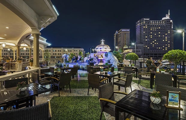 Top những khách sạn có thể ngắm pháo hoa và ăn uống ở Sài Gòn  - Ảnh 7.