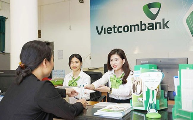 Vietcombank tiếp tục giảm 0,5%/năm lãi suất cho vay từ 1/1/2023 - Ảnh 1.