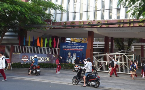 Khởi tố vụ ngộ độc tại Trường iSchool Nha Trang