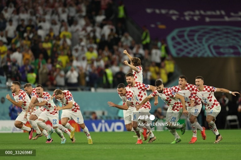 World Cup 2022: Croatia vào bán kết sau khi hạ Brazil trên chấm 11m - Ảnh 1.