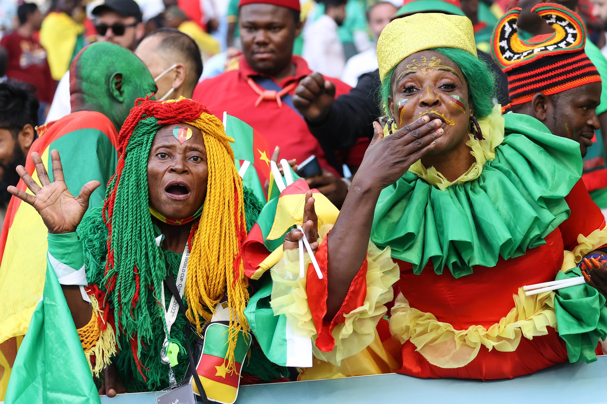 Những ‘gu’ thời trang ‘độc nhất vô nhị’ tại World Cup 2022 - Ảnh 5.