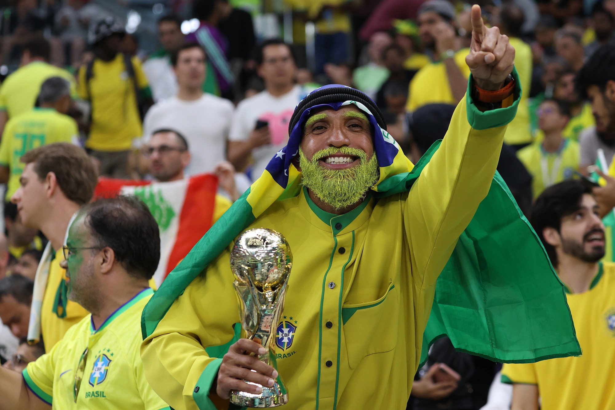Những ‘gu’ thời trang ‘độc nhất vô nhị’ tại World Cup 2022 - Ảnh 16.