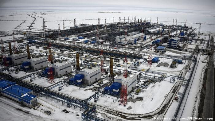 Nga kiếm được hơn 66 tỷ USD từ khi tấn công Ukraina nhờ bán dầu - Ảnh 1.